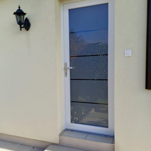 Porte d'entrée vue dehors