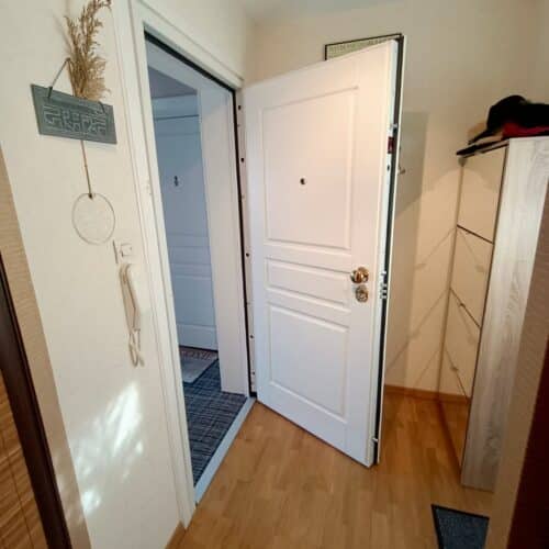 Porte palière ouverte