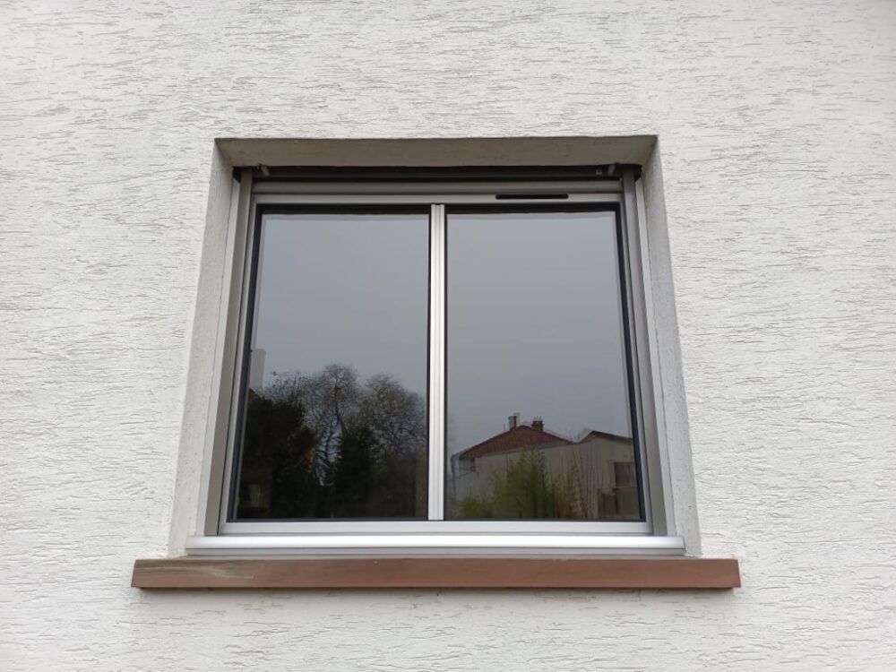 changement de chassis de fenêtre extérieur