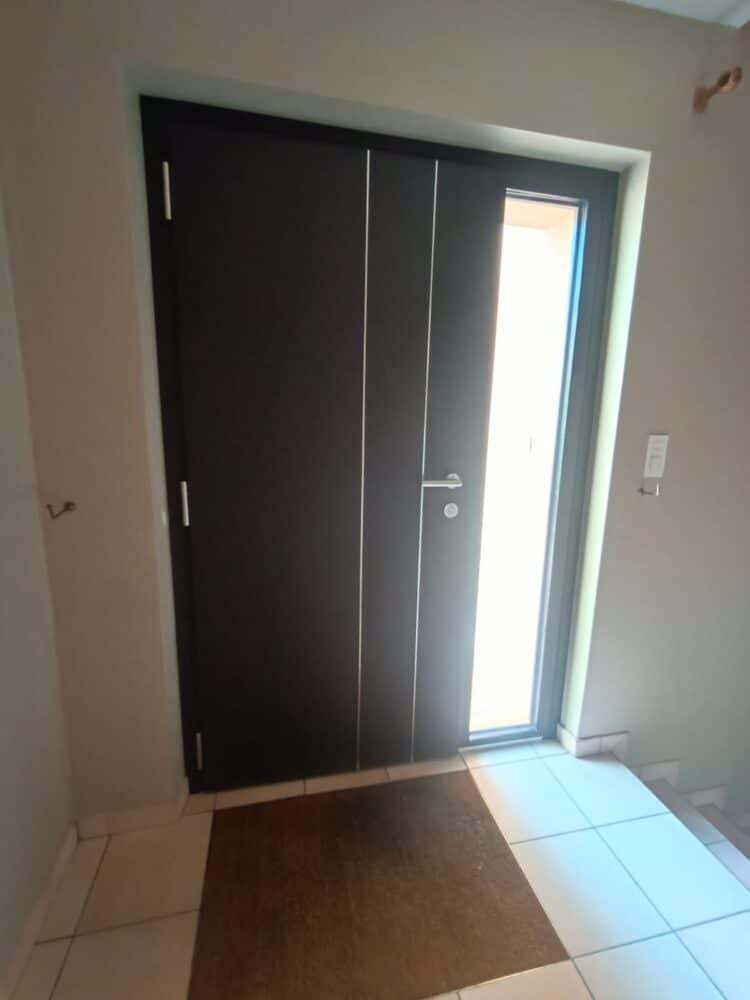 porte entrée avec entrée lumière